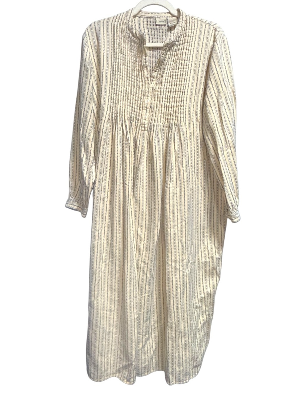 VTG LL Bean Cotton Dobby Pintuck Nightgown L Cream Blue Boho Cottagecore